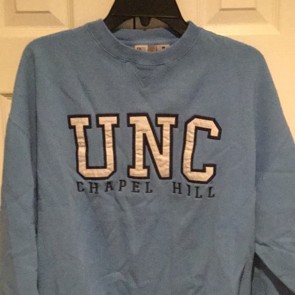 UNC sweatshirt.